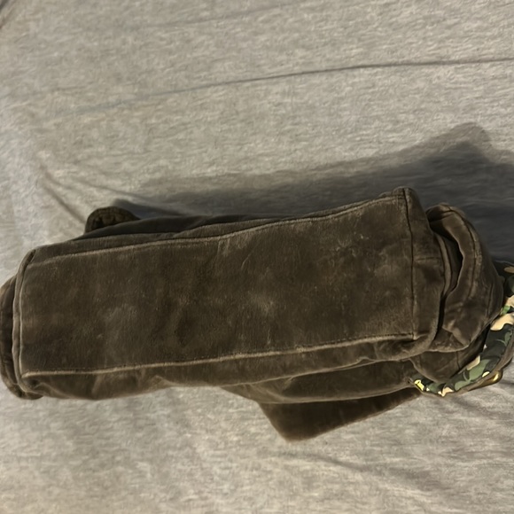 3 never used, new bags/purses. 2 GAP bags and one unknown maker. - Picture 14 of 14